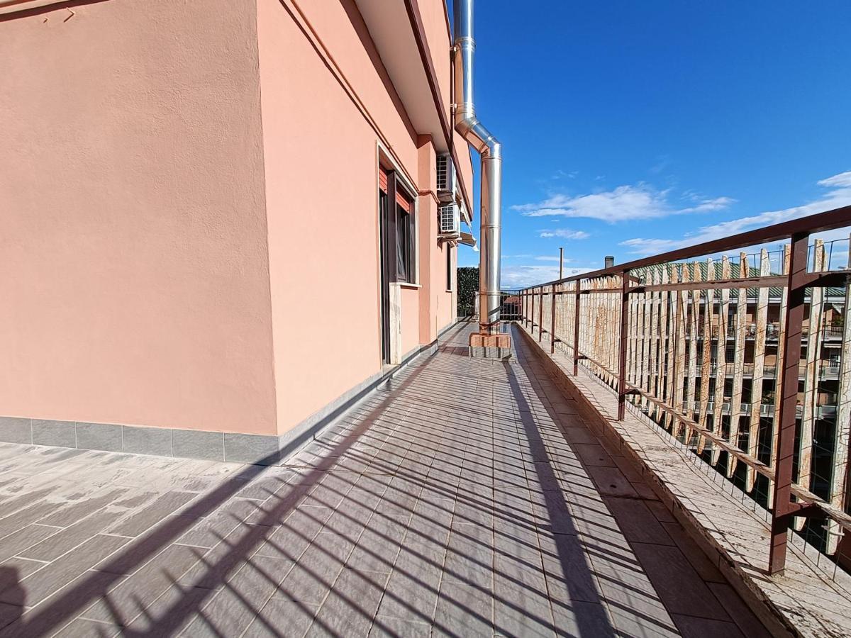 Avellini - Delightful And Spacious Apartment With Terrace - Near Metro A Cornelia Rom Exterior foto