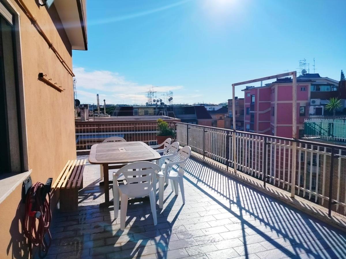 Avellini - Delightful And Spacious Apartment With Terrace - Near Metro A Cornelia Rom Exterior foto