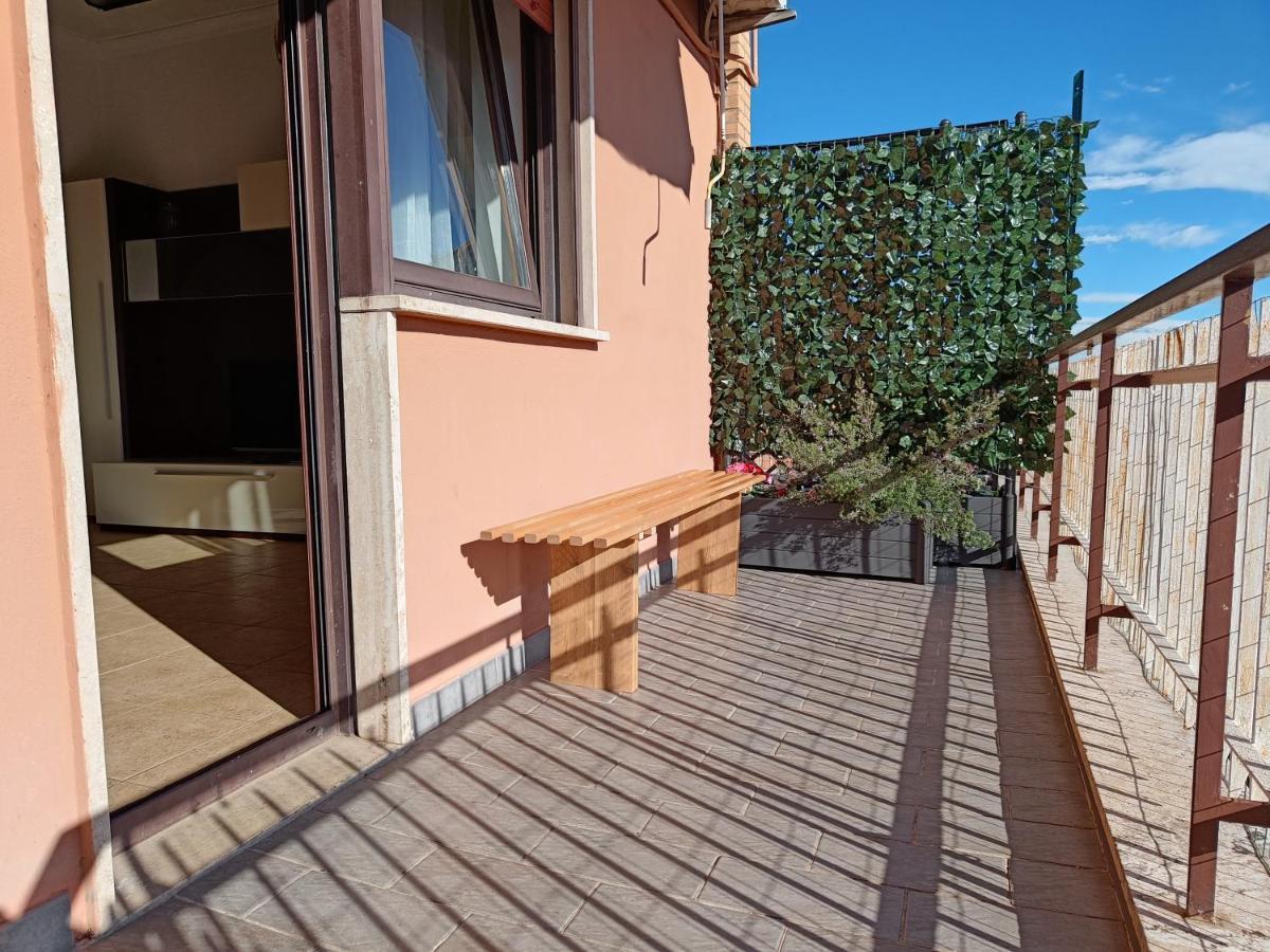 Avellini - Delightful And Spacious Apartment With Terrace - Near Metro A Cornelia Rom Exterior foto